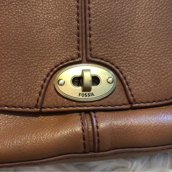 Fossil tan leather saddle flap crossbody purse - Picture 10 of 12